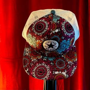 Men’s Converse hat.